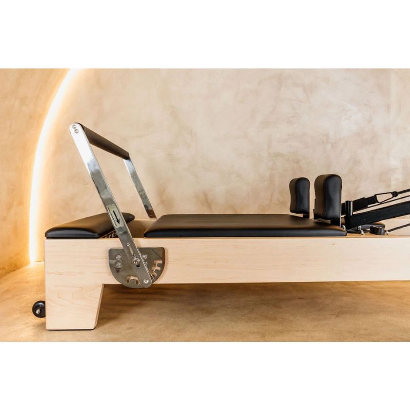 AussiePilatesLuxeStudioReformerAP-03InBlackColourCloserLook