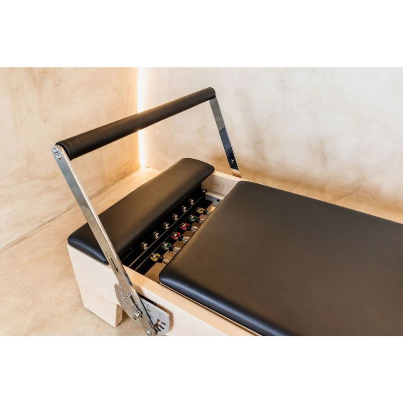 AussiePilatesLuxeStudioReformerAP-03InBlackColourandCloserLookofthecushion