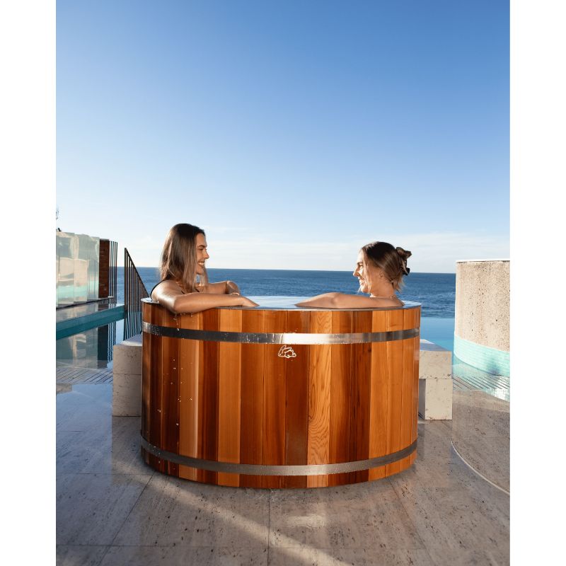 ChillBunnyIceBathandIndoor4PersonInfraredSaunaComboLookoftheicebathwith2personusingit