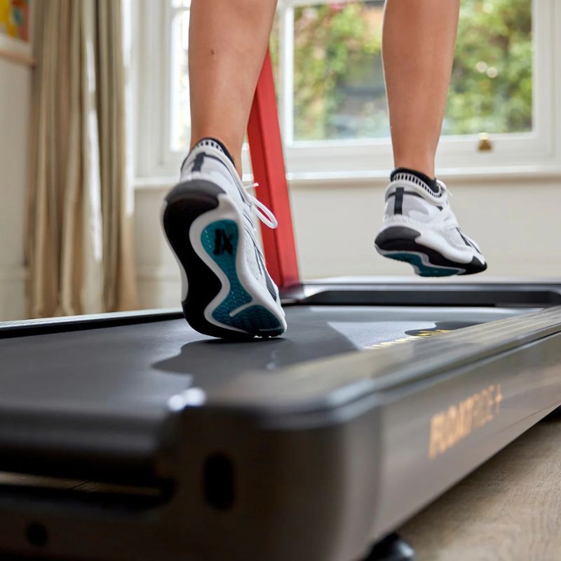 Reebok FR20z Floatride Treadmill with Man Running at Walk Pad